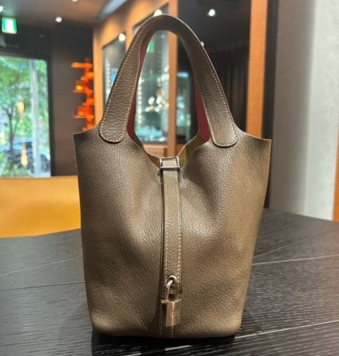 赤坂買取migliore(ミリオレ)8月7日 HERMES(エルメス)ピコタンロックPM バイカラー買取