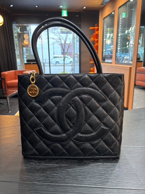 赤坂ブランドバッグ買取migliore(ミリオレ)12月21日 CHANEL(シャネル)復刻トート キャビアスキン買取