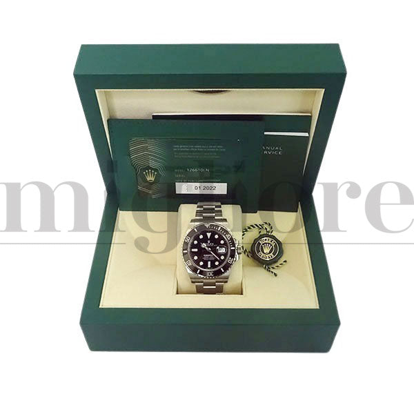 サブマリーナデイト 126610LN ランダム番